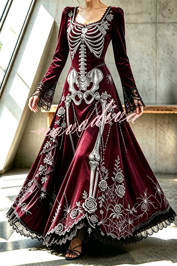 Robe longue d’Halloween à têtes de mort, col carré et manches évasées — vue du produit