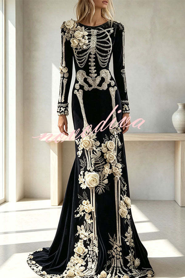 Robe longue en velours à broderies de têtes de mort — vue 1
