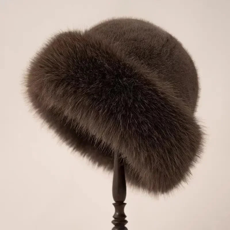 Bonnet en cuir de style raffiné — vue 2