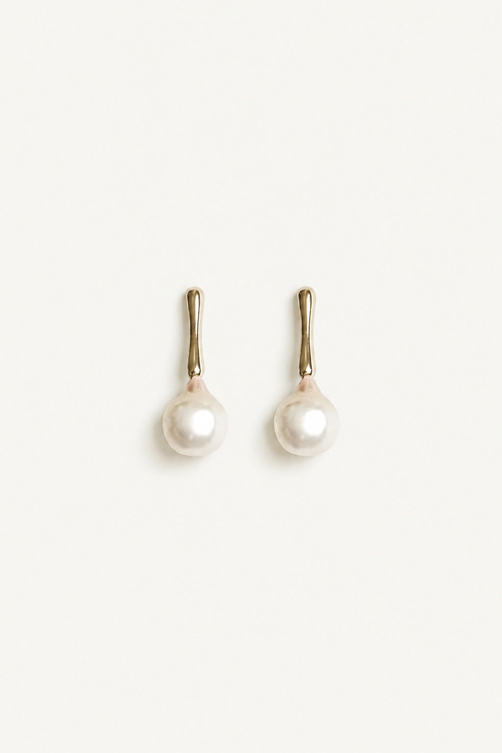 Boucles d’oreilles pendantes à perles baroques — vue 1